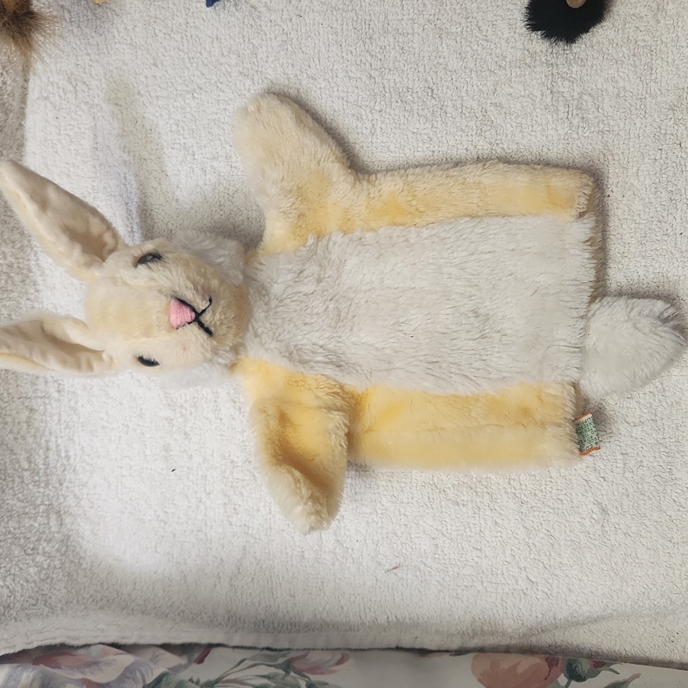Dakin Vintage 1975 Bunny Rabbit Hand Puppet Made 11” EUC Yellow &  White